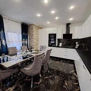 Monaco Apartman